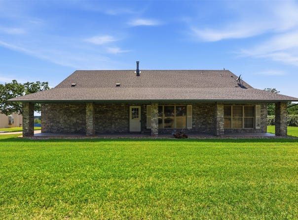 4609 Slayton Road, Cleburne, TX 76031