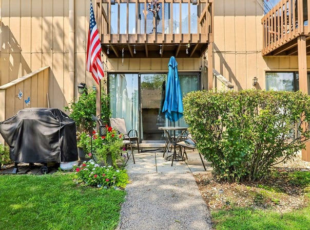 36 Bermuda Colony, Fox Lake, IL 60020