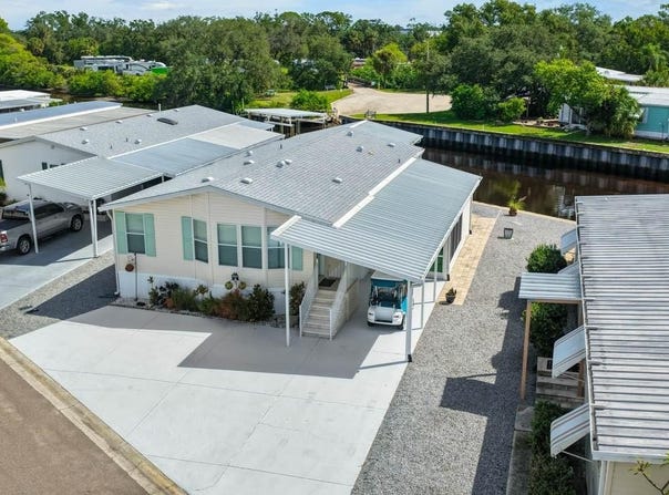 115 E SAINT ANNES Circle, APOLLO BEACH, FL 33572