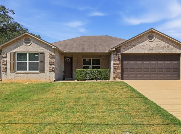 9705 Zuber Road, Alexander, AR 72002
