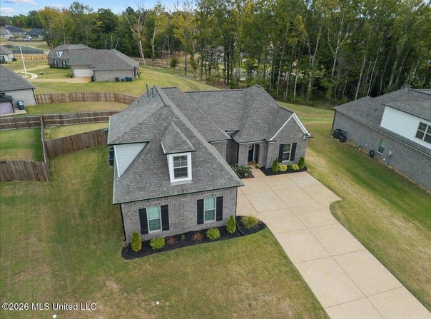 1762 Benton Drive, Nesbit, MS 38651