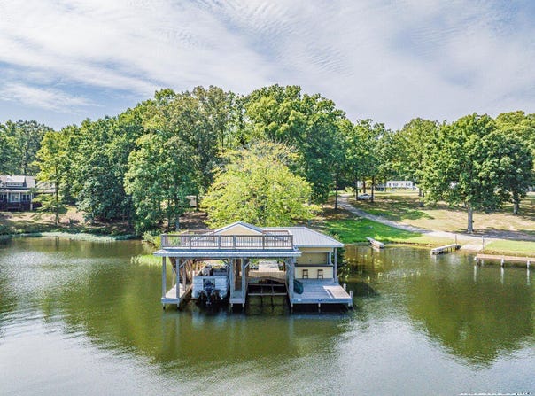 330 Lynch Point Rd., Macon, NC 27551