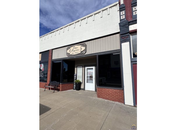 617 S Topeka AVE, Lyndon, KS 66451