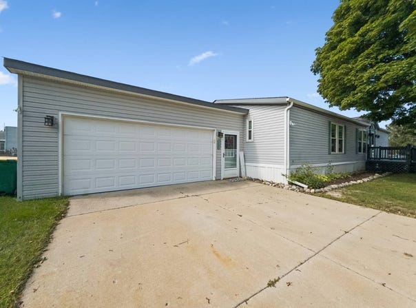 2500 Mann Road, Clarkston, MI 48346
