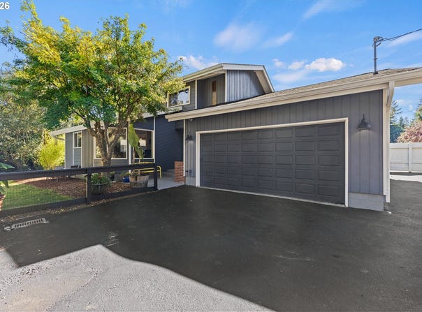 1617 OAK St, NorthBend, OR 97459