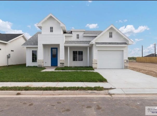 3221 JUAN CASTILLO AVE, PORT ISABEL, TX 78578