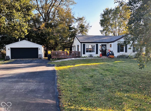 6553 W Boggstown Road, Boggstown, IN 46110