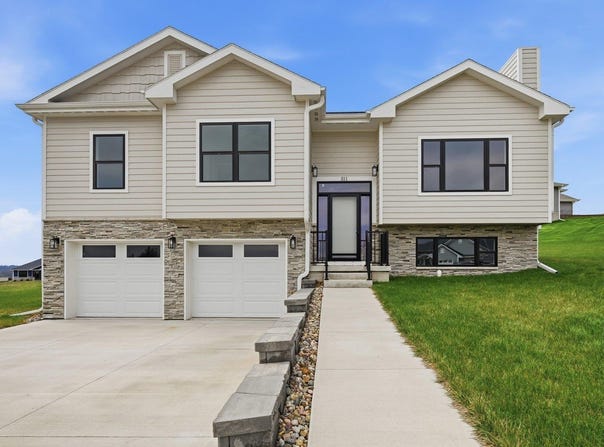 511 E Wood Street, Avoca, IA 51521