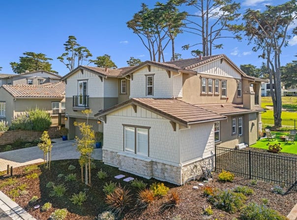 1838 Links DR, SEASIDE, CA 93955