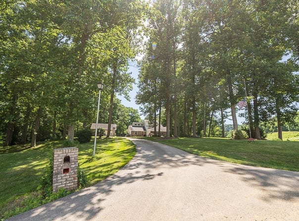 2 Township Road 1302, Chesapeake, OH 45619
