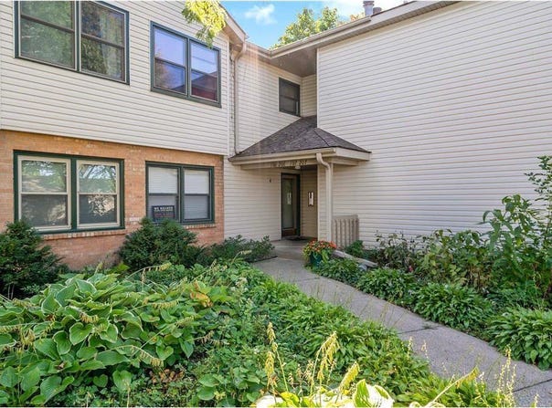 990 Kensington Trail, Eagan, MN 55123