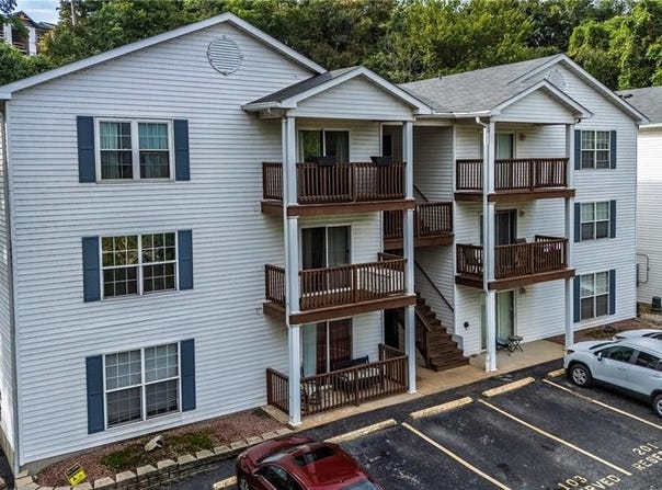 10 Eagle Rock Cove, Valley Park, MO 63088