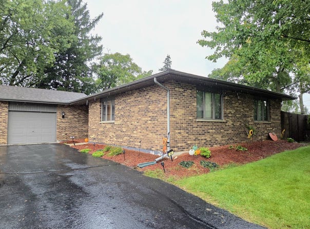 740 Tara Drive, Woodstock, IL 60098