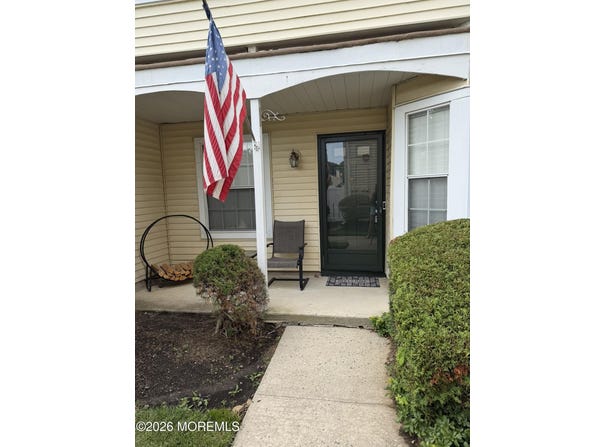 30 Mill Run W, Hightstown, NJ 08520