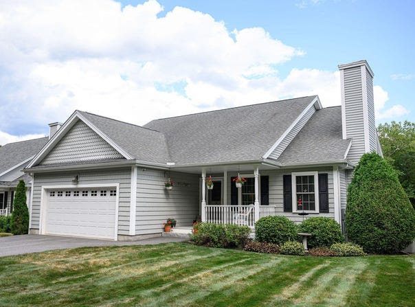 44 Carriage Lane, Brunswick, ME 04011