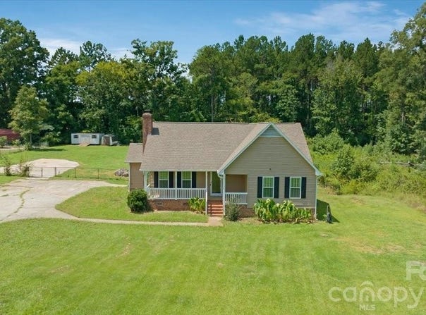 2827 E Pinewood Road, Chester, SC 29706