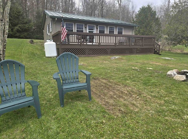 16 West Shore Drive, Tinmouth, VT 05773