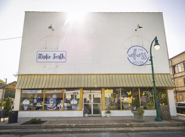 321 & 323 S Main Street, Stuttgart, AR 72160-0000