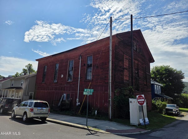 1112 Washington Avenue, Tyrone, PA 16686