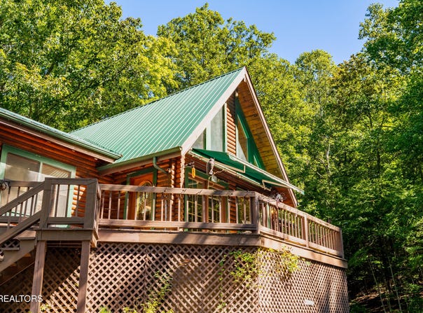 421 Smithfield Rd, Tellico Plains, TN 37385