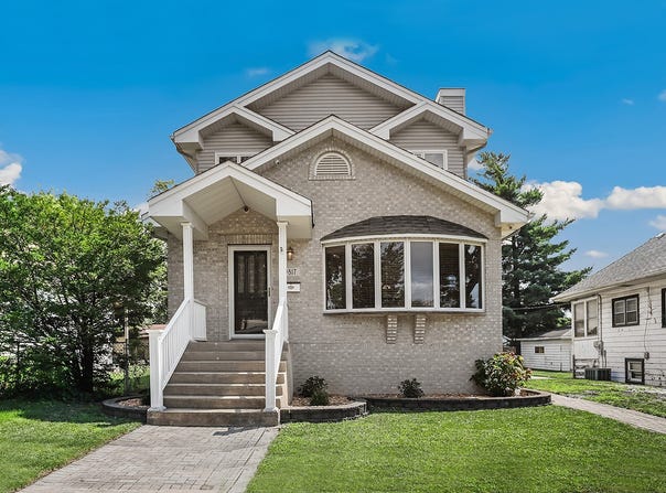 9817 Minnick Avenue, Oak Lawn, IL 60453