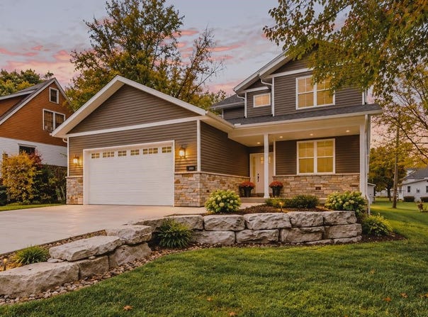 127 E Franklin Street, Portage, WI 53901