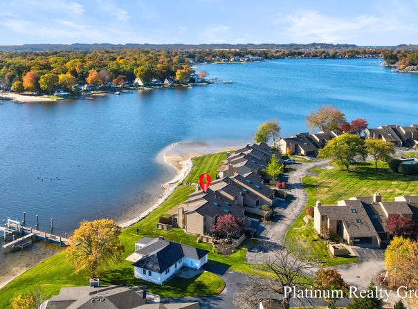 15762 Prospect Point Drive, Spring Lake, MI 49456