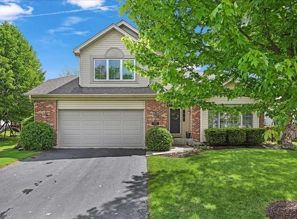 2220 Stonehaven Drive, Plainfield, IL 60586