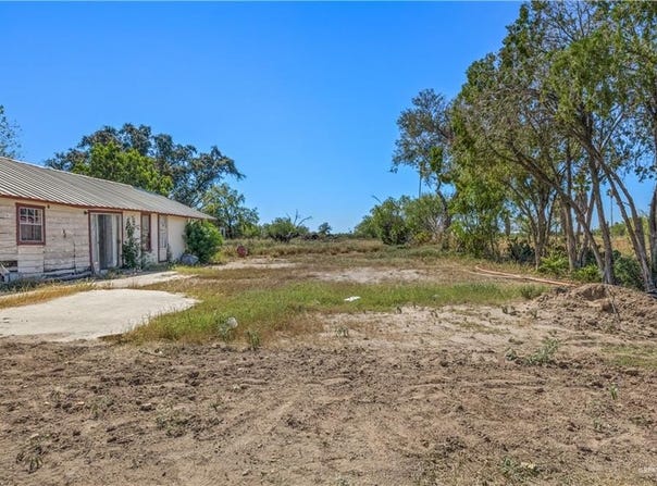 1818 E Main Avenue, Alton, TX 78573