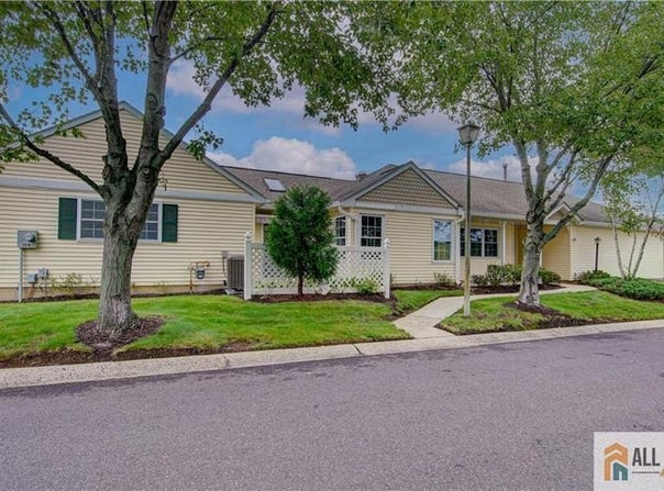 106 Blackbird Drive, Monroe, NJ 08831