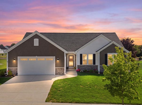 1017 Durango Dr, Hartford, WI 53027