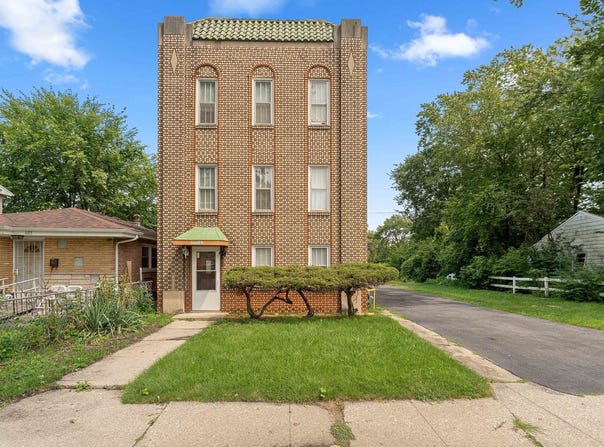 16609 Emerald Avenue, Harvey, IL 60426
