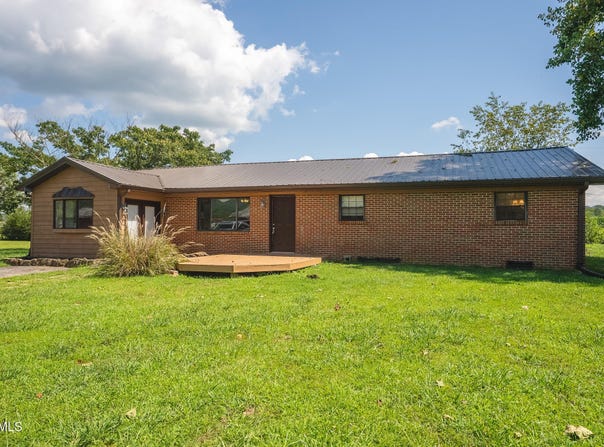 211 Chestnut Road, Speedwell, TN 37870