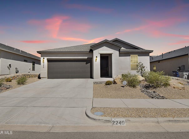 2240 Small Mountain Place, El Paso, TX 79911