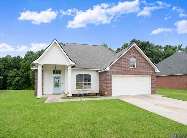 23883 Springhill Dr, Denham Springs, LA 70726
