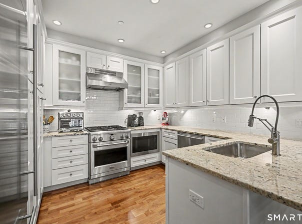 77 Havemeyer Lane, Stamford, CT 06902