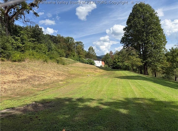 361 Madison Avenue, Madison, WV 25130