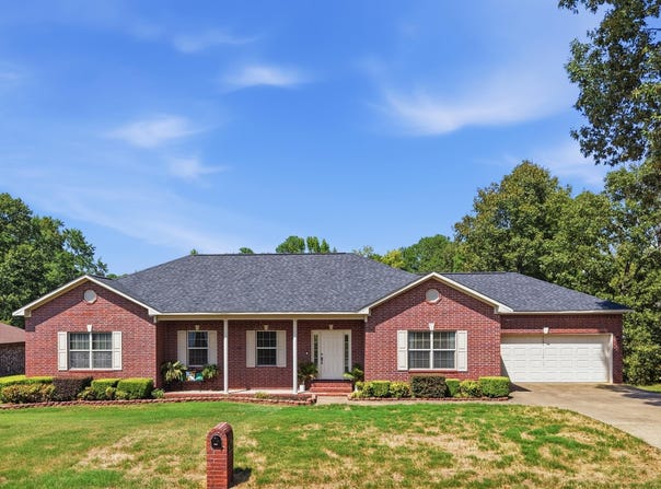 1710 Royal Oaks Dr, Malvern, AR 72104