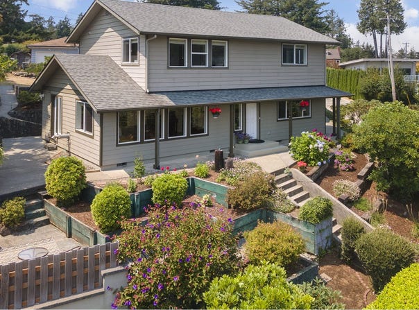 1389 BAYVIEW Ave, NorthBend, OR 97459