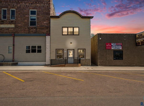 524 N Main Ave, Garretson, SD 57030