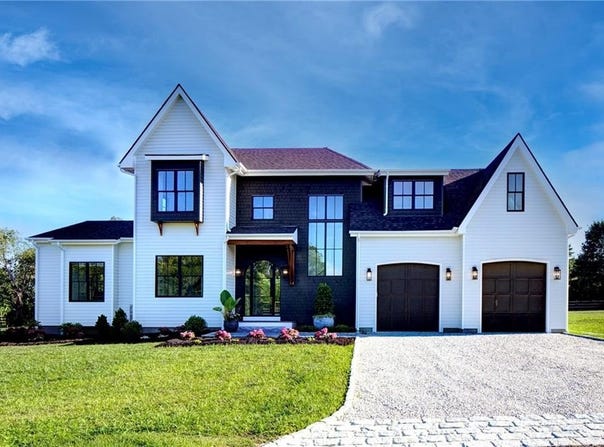 2 Stone Bridge Drive, Middletown, RI 02842