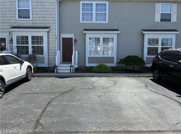 3184 Deer Trail, Cortland, OH 44410