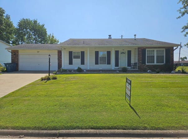 1103 Willow, Olney, IL 62450