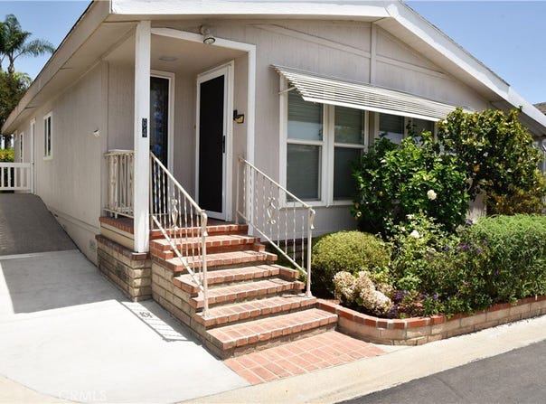 10681 Oak, Los Alamitos, CA 90720