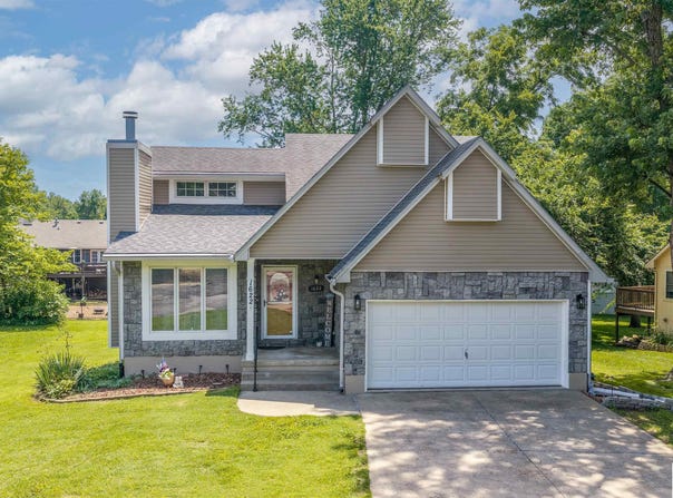 1622 E Timber Ridge Drive, Sedalia, MO 65301