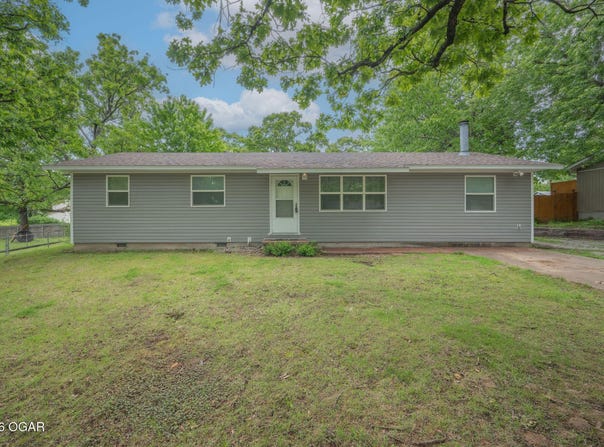 45 Tanglewood Drive, Carl Junction, MO 64834