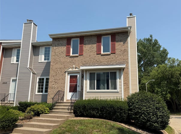 5248 Meredith Drive, Des Moines, IA 50310
