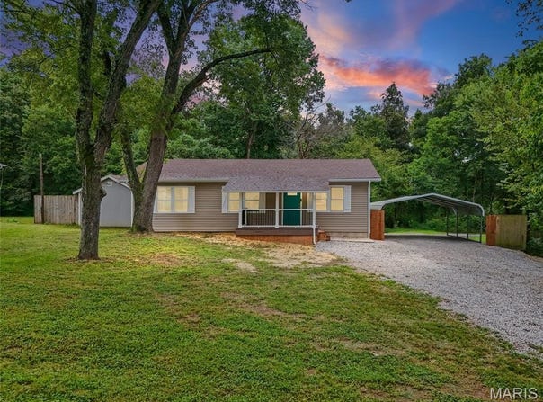 9632 Meadow Drive, Hillsboro, MO 63050