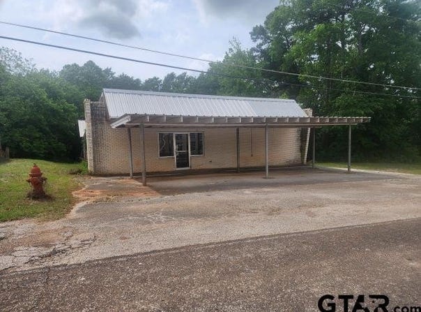 10542 S Main, Overton, TX 75684