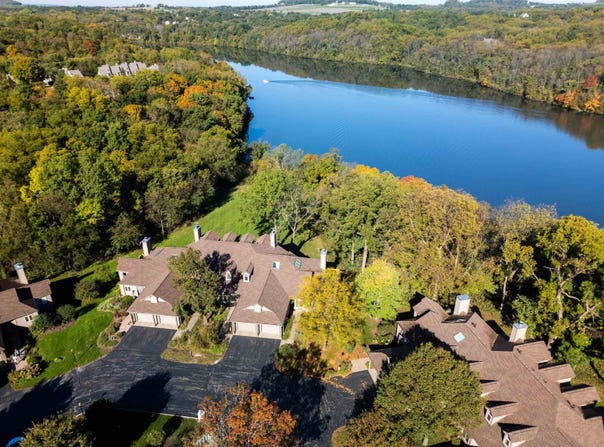 8 Rock Cove Lane, GALENA, IL 61036